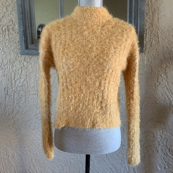 Sweater - Picture 2 of 6